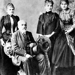 Sklodowski_Family_Wladyslaw_and_his_daughters_Maria_Bronislawa_Helena